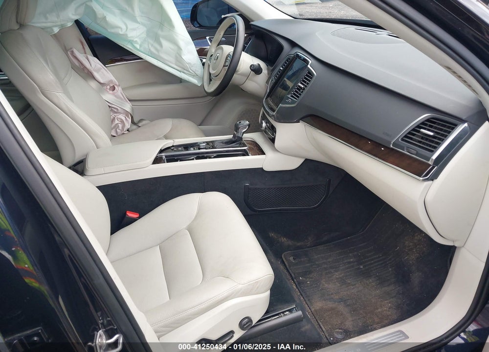 2019 VOLVO XC90 T5 MOMENTUM VIN: YV4102CK8K1499198