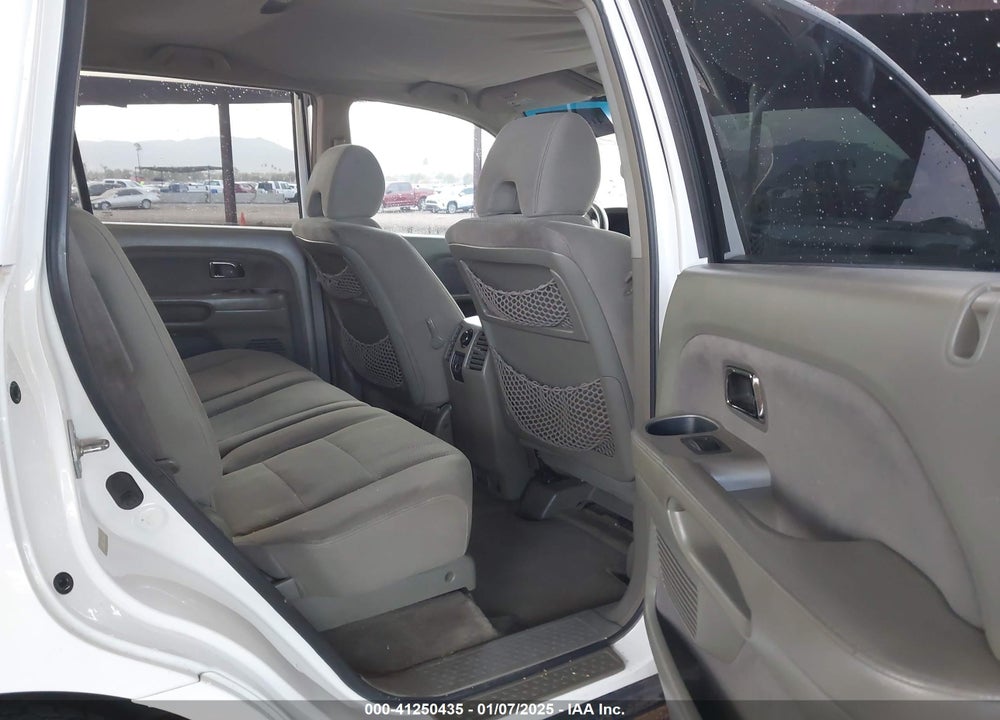 2006 HONDA PILOT EX VIN: 2HKYF18426H554568