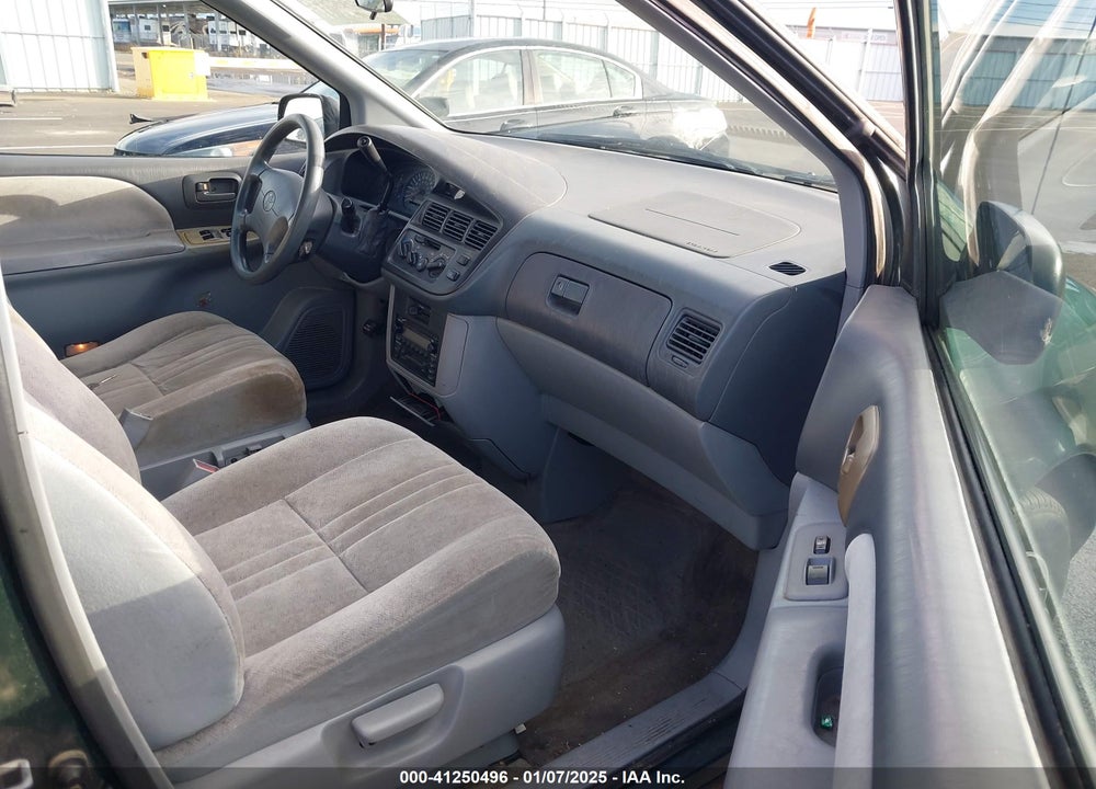 2000 TOYOTA SIENNA CE VIN: 4T3ZF19C6YU220808