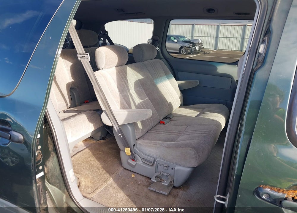 2000 TOYOTA SIENNA CE VIN: 4T3ZF19C6YU220808