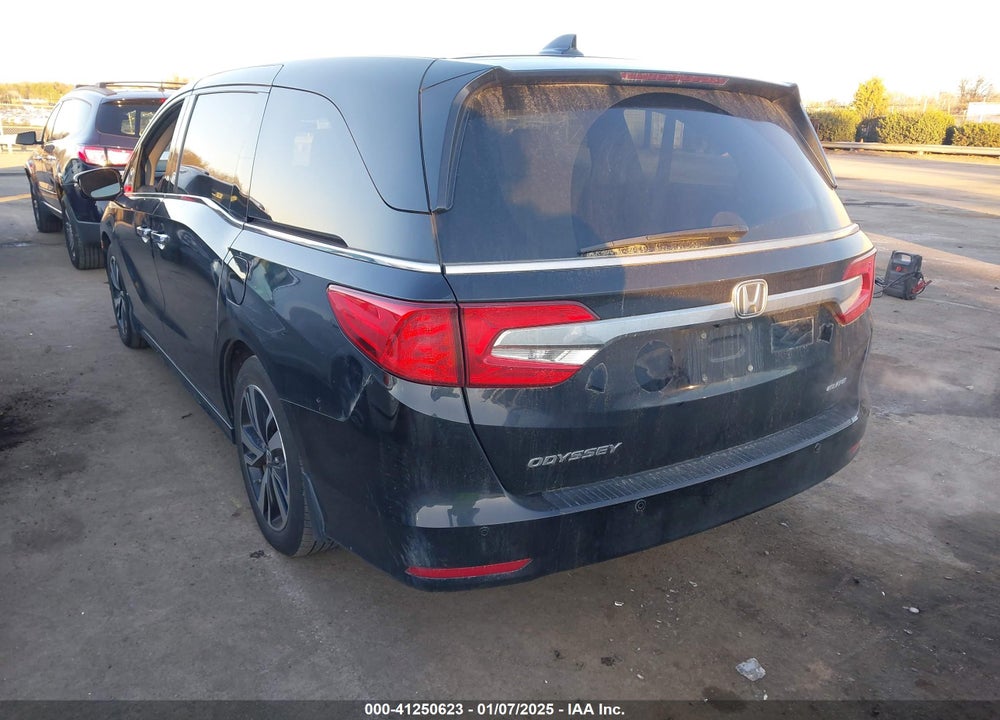 2018 HONDA ODYSSEY ELITE VIN: 5FNRL6H90JB013581