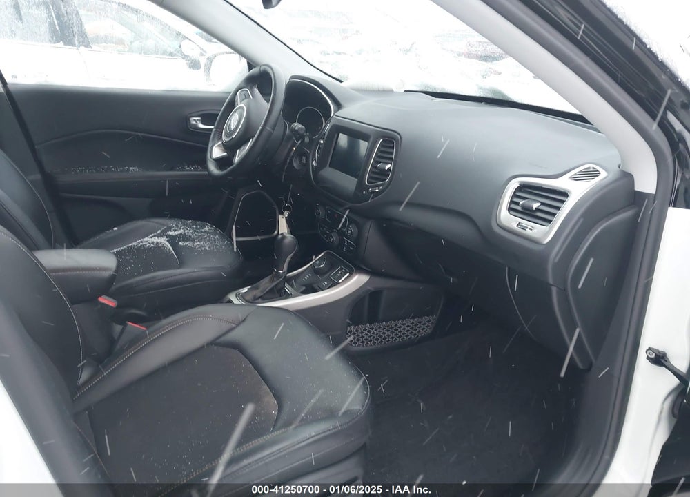 2018 JEEP COMPASS VIN: 3C4NJDBB9JT103589