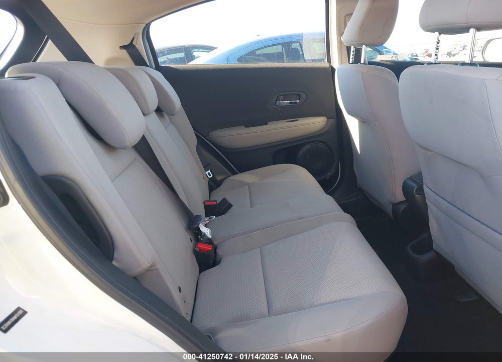 2019 HONDA HR-V LX VIN: 3CZRU6H38KM701909