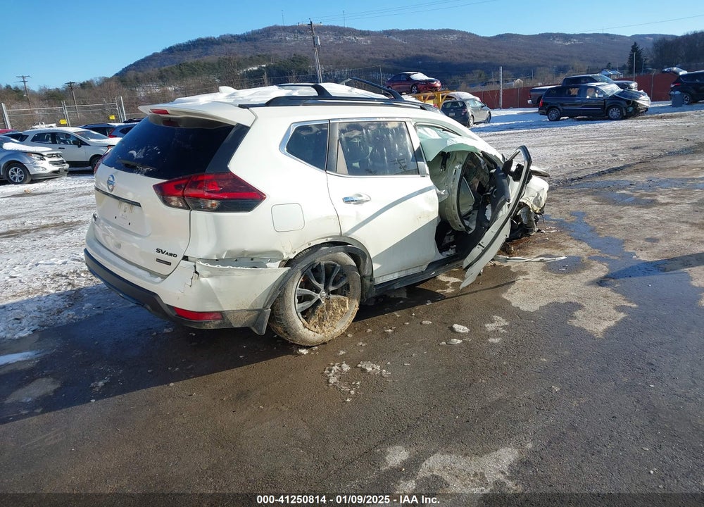 2018 NISSAN ROGUE SV VIN: 5N1AT2MV5JC754567