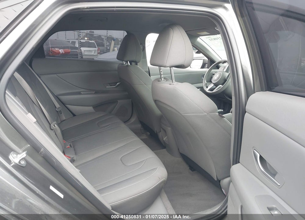 2024 HYUNDAI ELANTRA VIN: KMHLM4DG4RU805095