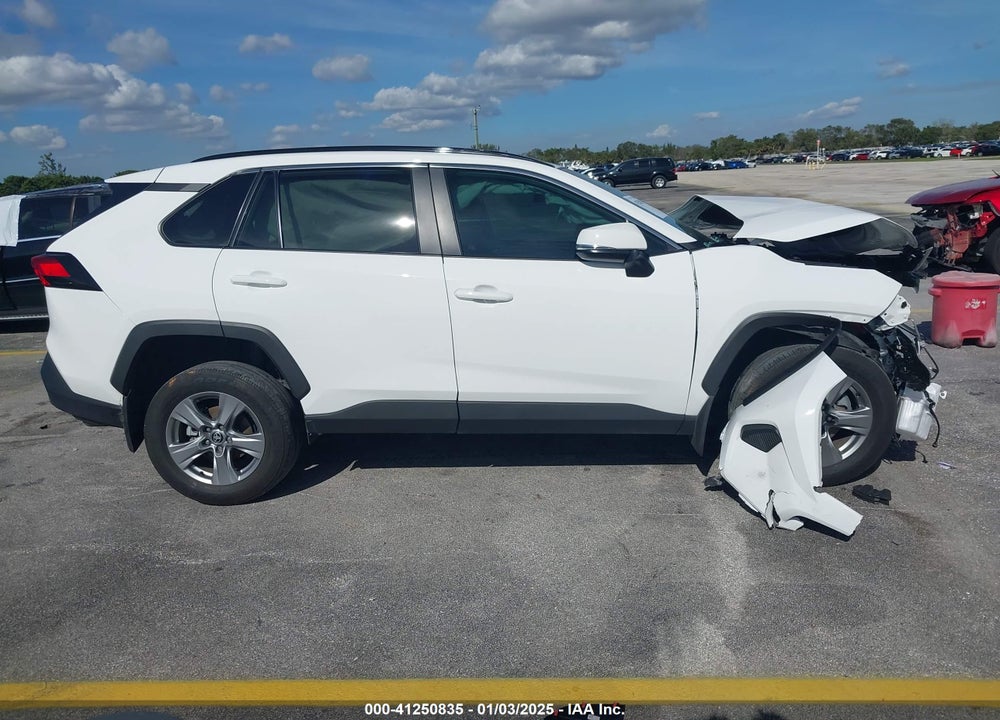 2024 TOYOTA RAV4 XLE VIN: 2T3W1RFVXRC267820