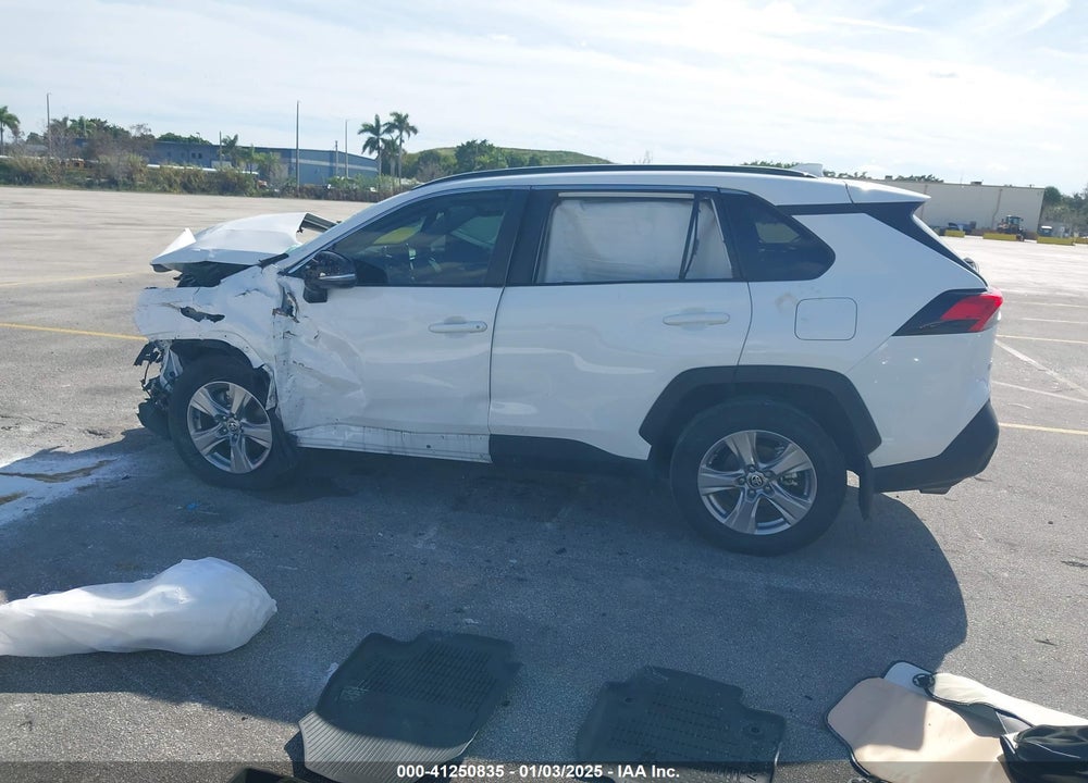2024 TOYOTA RAV4 XLE VIN: 2T3W1RFVXRC267820