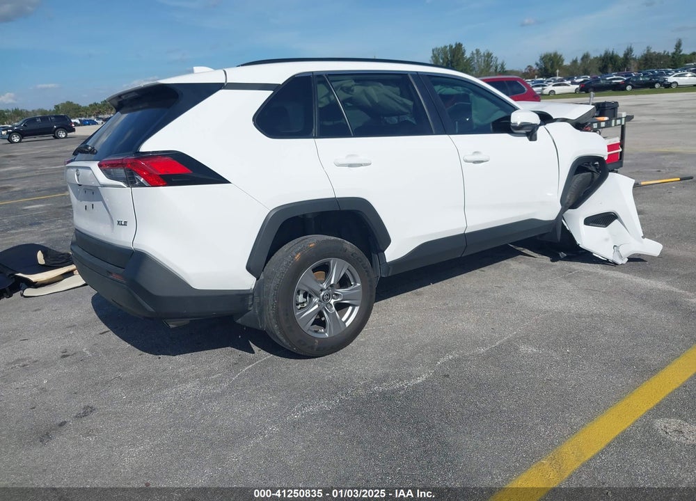 2024 TOYOTA RAV4 XLE VIN: 2T3W1RFVXRC267820