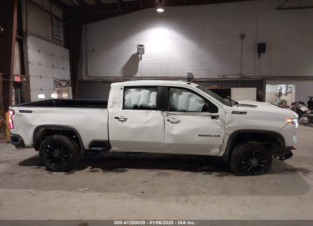 2025 CHEVROLET SILVERADO 2500HD 4WD STANDARD BED LT VIN: 2GC4KNE72S1137446