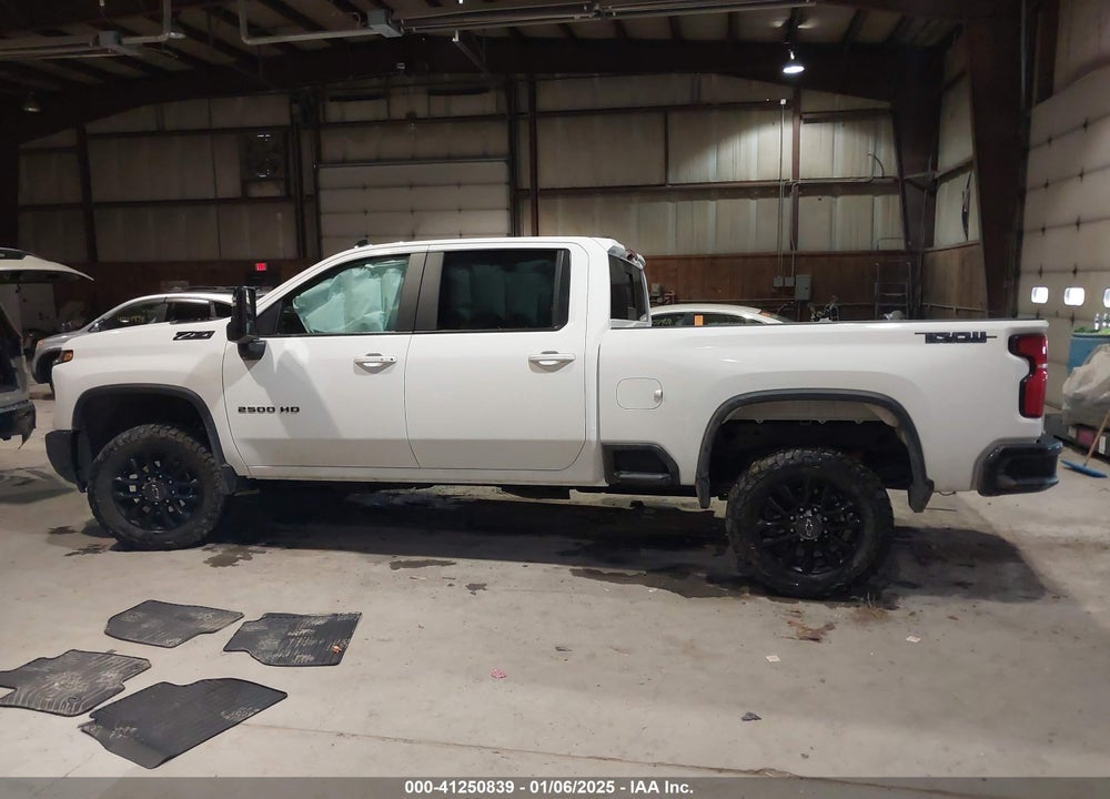 2025 CHEVROLET SILVERADO 2500HD 4WD STANDARD BED LT VIN: 2GC4KNE72S1137446