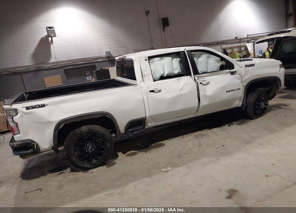 2025 CHEVROLET SILVERADO 2500HD 4WD STANDARD BED LT VIN: 2GC4KNE72S1137446