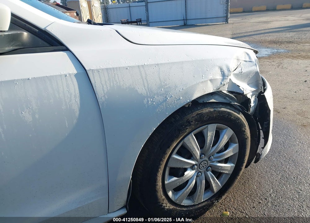 2014 VOLKSWAGEN PASSAT VIN: 1VWAP7A39EC010868