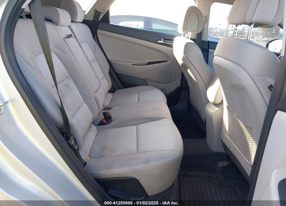 2016 HYUNDAI TUCSON VIN: KM8J33A20GU152145