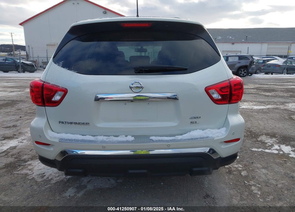 2017 NISSAN PATHFINDER SL VIN: 5N1DR2MM6HC909463
