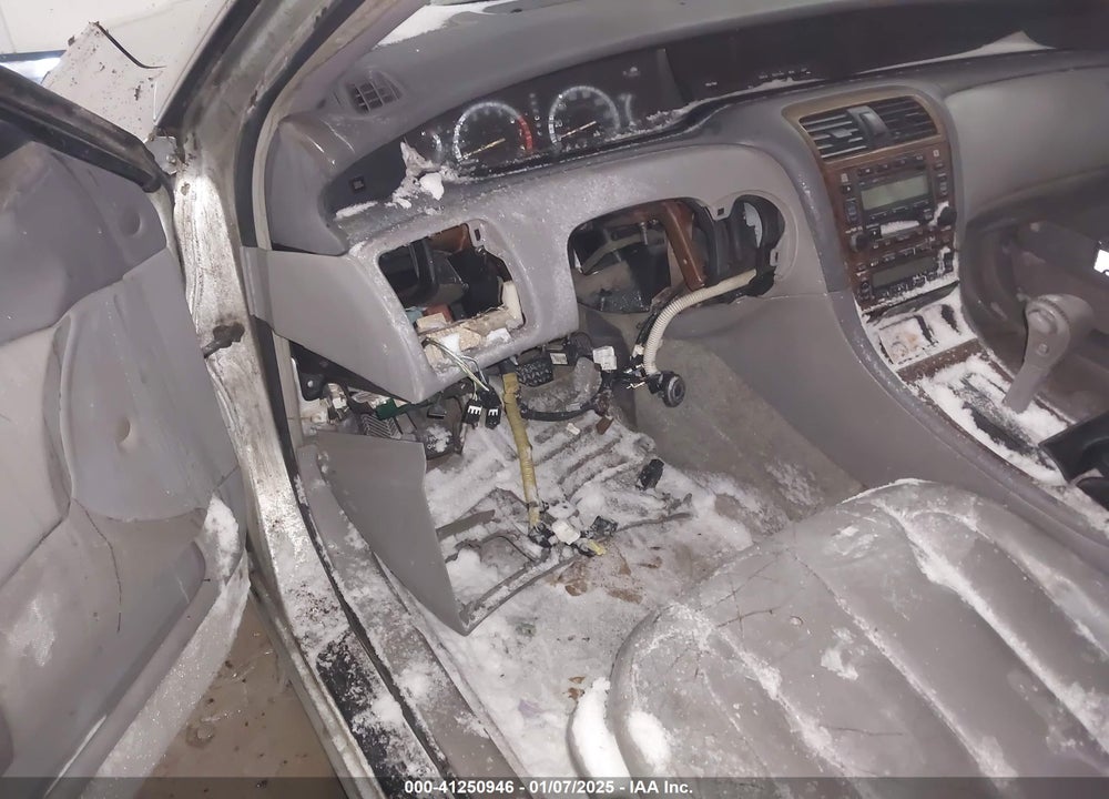 2000 TOYOTA AVALON XLS VIN: 4T1BF28B5YU024335