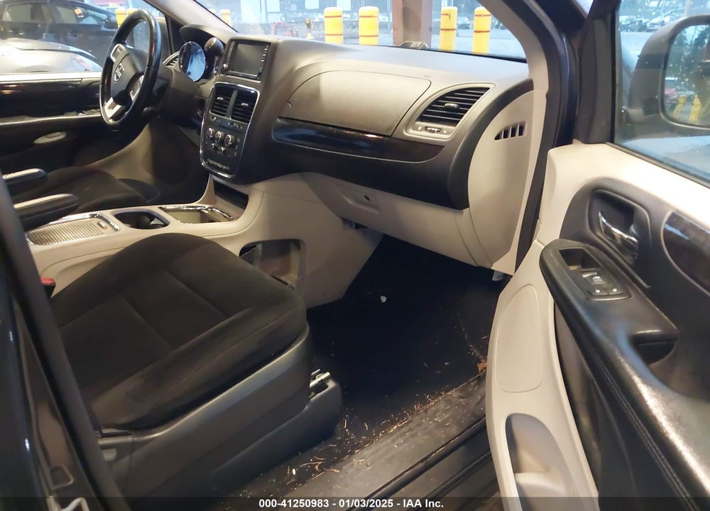 2012 DODGE GRAND CARAVAN SXT VIN: 2C4RDGCG2CR211966