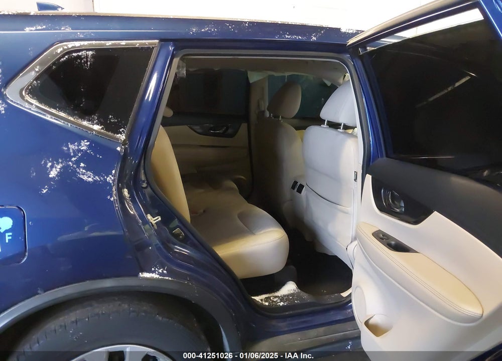 2017 NISSAN ROGUE VIN: JN8AT2MV3HW001976