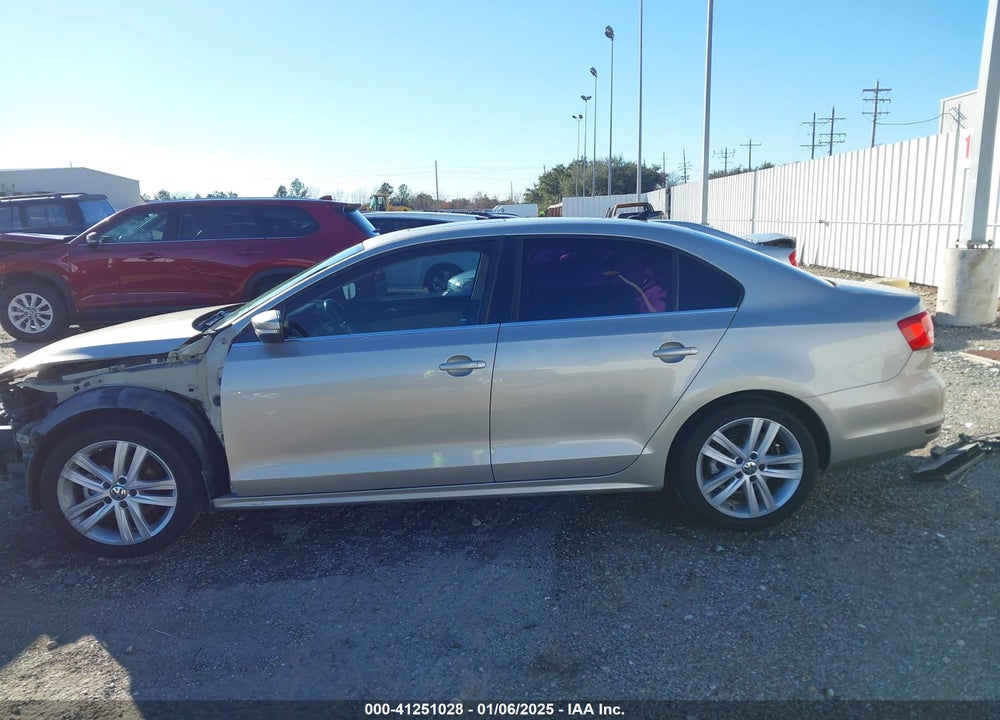 2015 VOLKSWAGEN JETTA 2.0L TDI SEL VIN: 3VWLA7AJ9FM306398