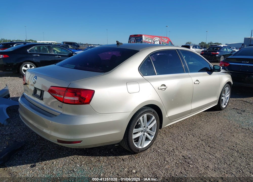 2015 VOLKSWAGEN JETTA 2.0L TDI SEL VIN: 3VWLA7AJ9FM306398