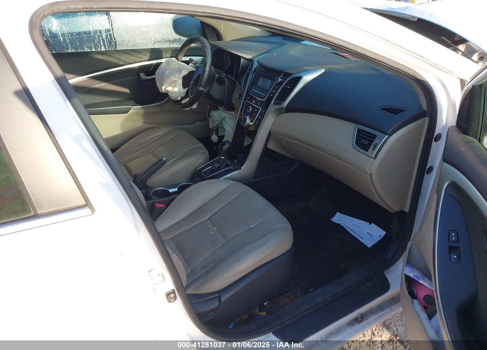 2014 HYUNDAI ELANTRA GT VIN: KMHD35LH0EU212318