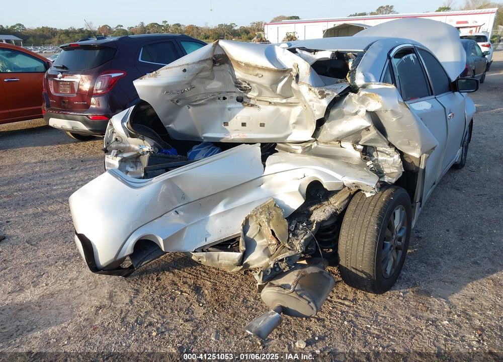 2015 NISSAN ALTIMA VIN: 1N4AL3AP2FC221833