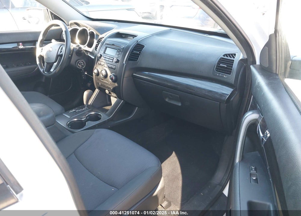 2012 KIA SORENTO LX VIN: 5XYKT3A6XCG254351