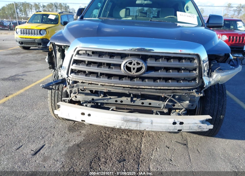 2011 TOYOTA SEQUOIA SR5 5.7L V8 VIN: 5TDBY5G16BS046557