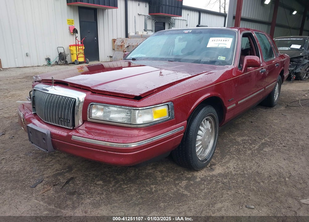 1997 LINCOLN TOWN CAR SIGNATURE VIN: 1LNLM82W5VY738415
