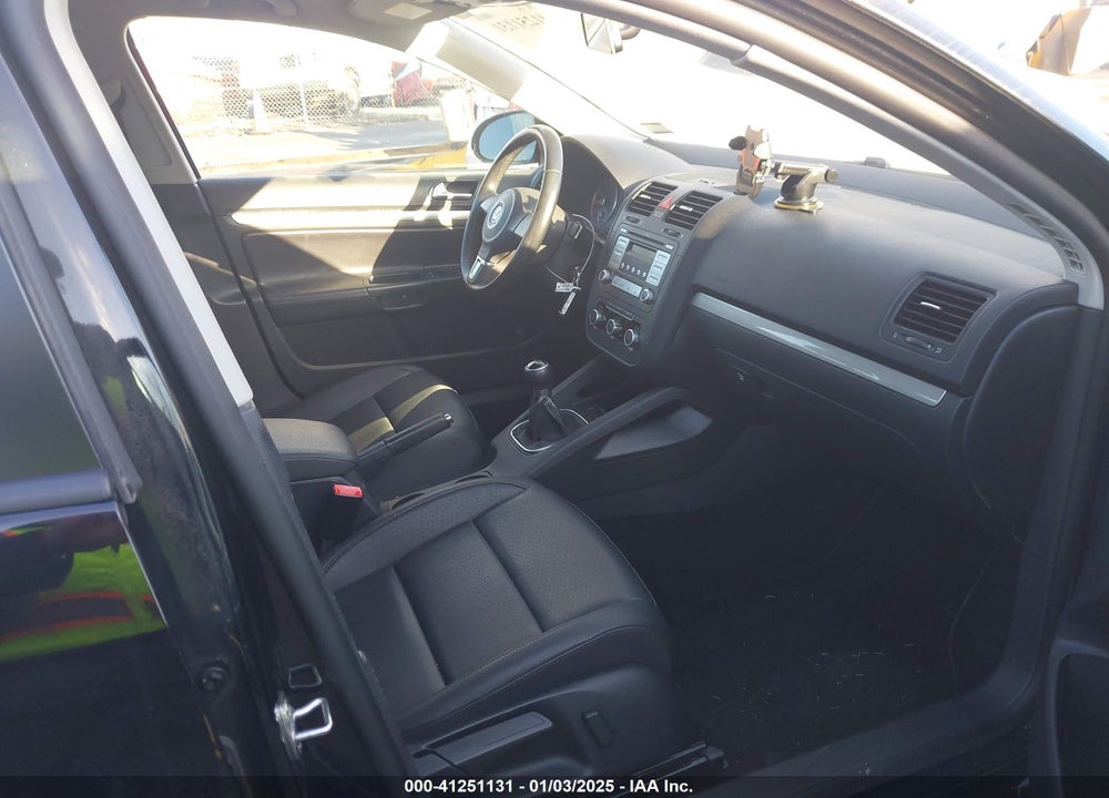 2010 VOLKSWAGEN JETTA LIMITED EDITION VIN: 3VWAZ7AJ3AM112944
