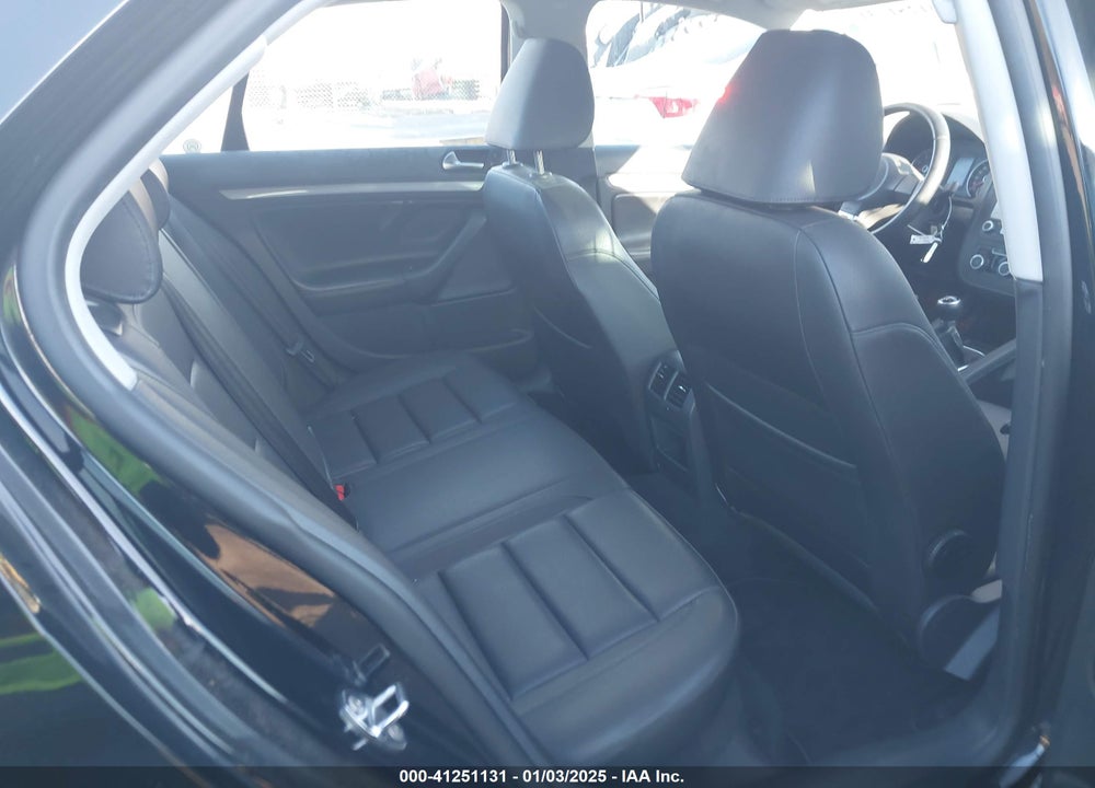 2010 VOLKSWAGEN JETTA LIMITED EDITION VIN: 3VWAZ7AJ3AM112944