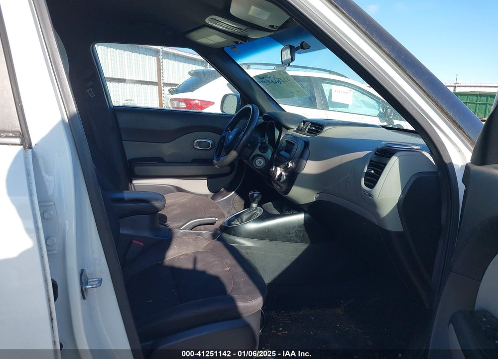 2016 KIA SOUL VIN: KNDJN2A22G7339782