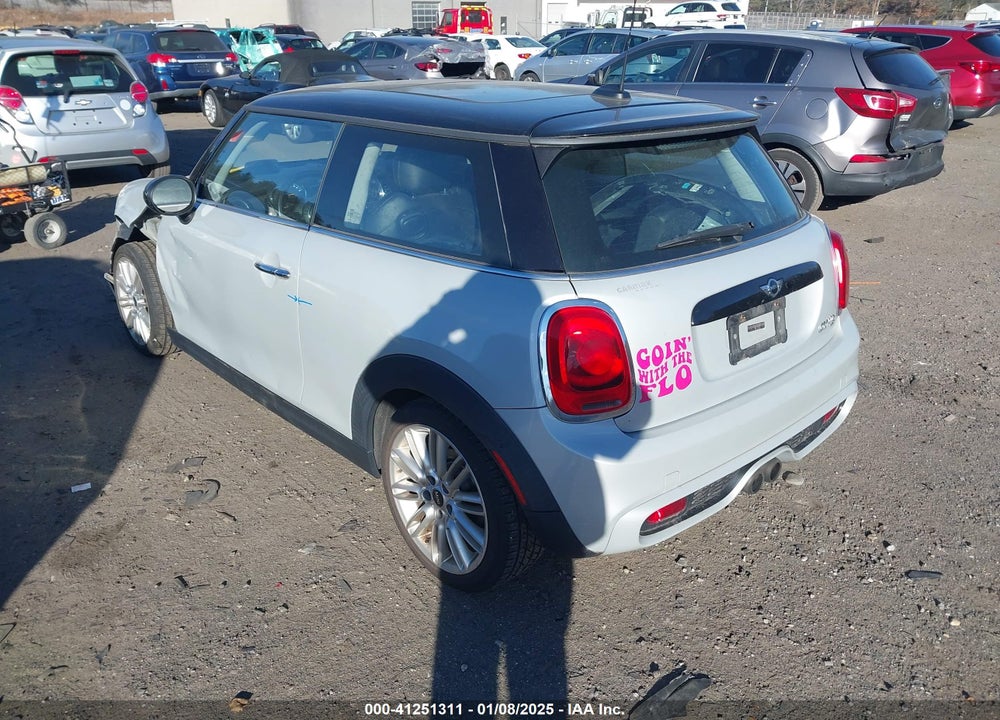 2015 MINI HARDTOP VIN: WMWXP7C58F2A38423