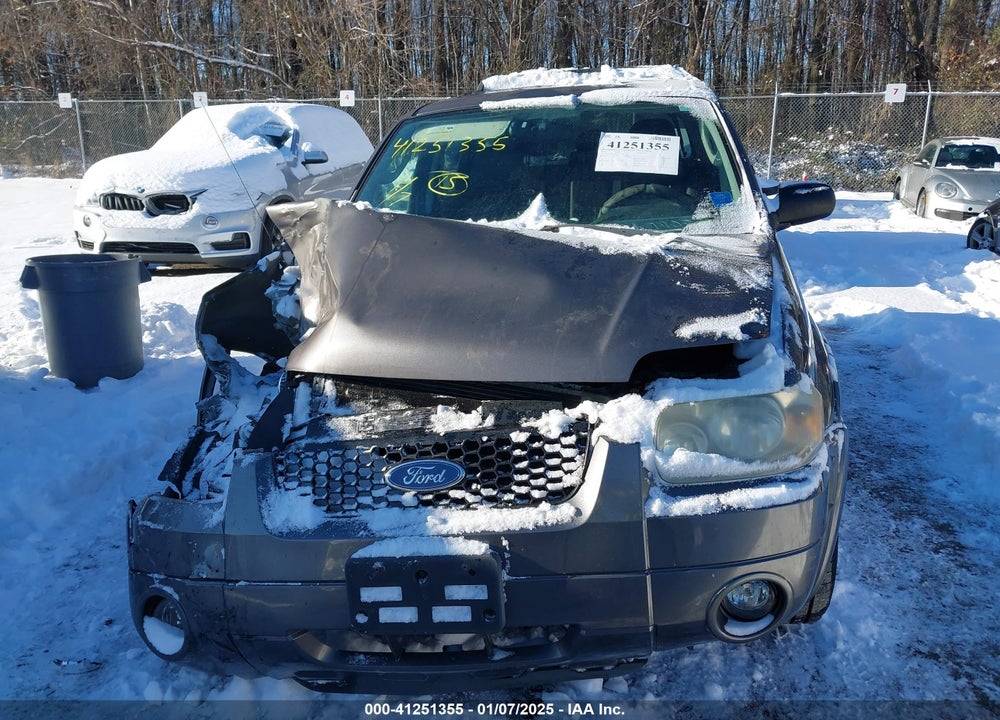 2005 FORD ESCAPE LIMITED VIN: 1FMYU94185KA45709