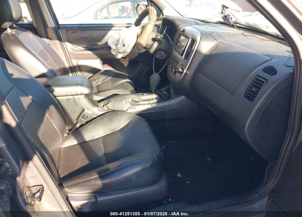 2005 FORD ESCAPE LIMITED VIN: 1FMYU94185KA45709