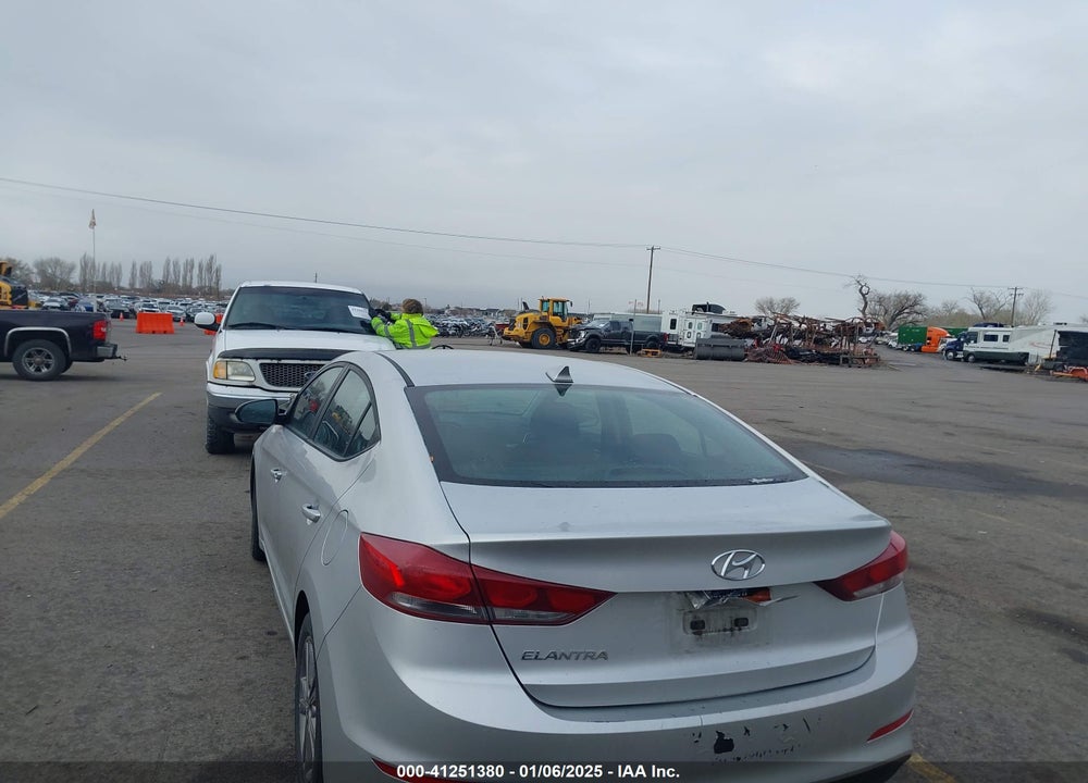 2018 HYUNDAI ELANTRA SEL VIN: 5NPD84LF8JH279204