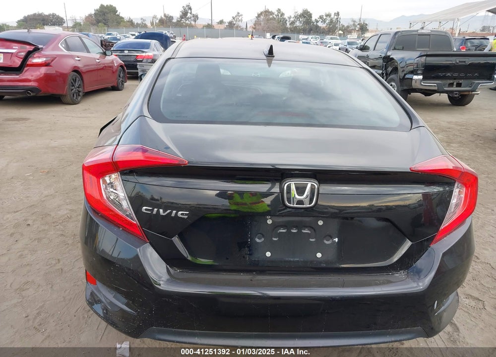 2018 HONDA CIVIC VIN: 19XFC2F76JE200519