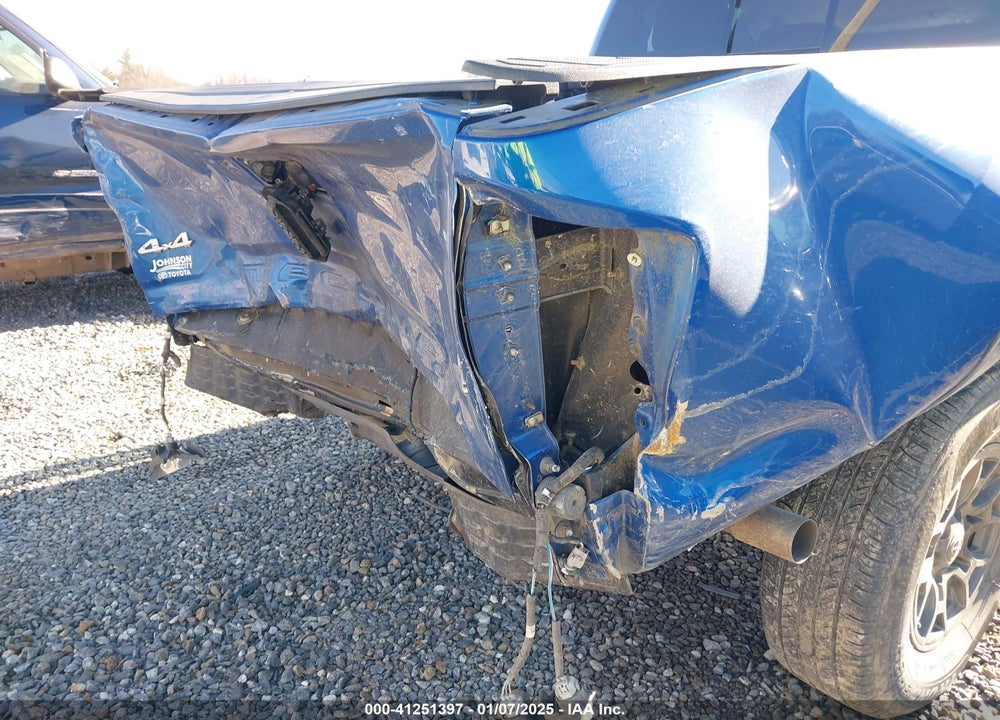 2018 TOYOTA TACOMA VIN: 3TMCZ5AN7JM128860