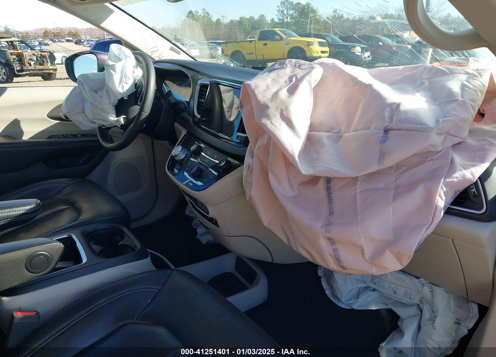 2022 CHRYSLER PACIFICA TOURING L VIN: 2C4RC1BG2NR114920
