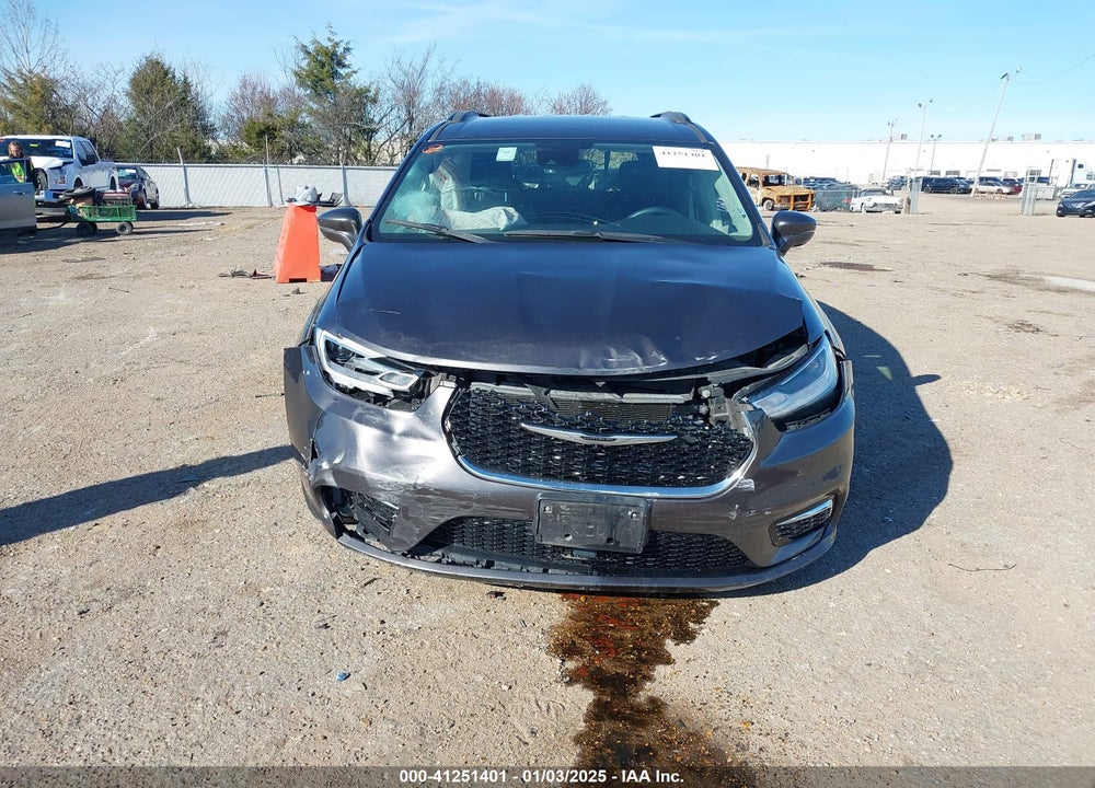 2022 CHRYSLER PACIFICA TOURING L VIN: 2C4RC1BG2NR114920