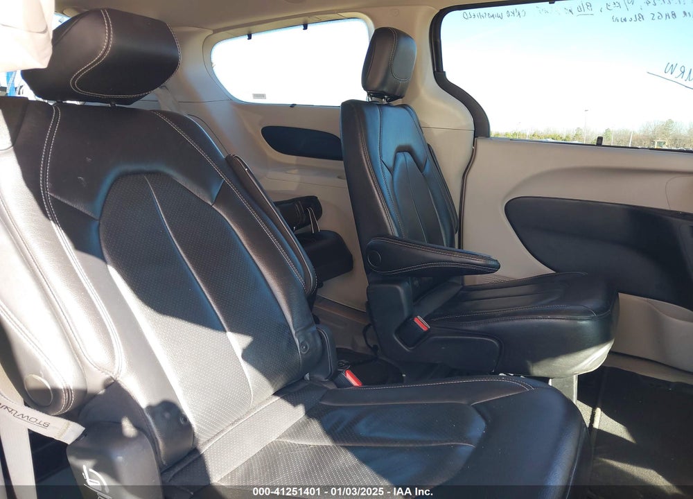 2022 CHRYSLER PACIFICA TOURING L VIN: 2C4RC1BG2NR114920