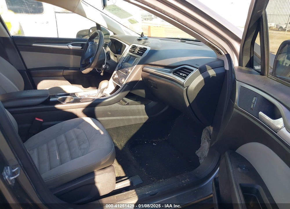 2013 FORD FUSION S VIN: 3FA6P0G7XDR110462