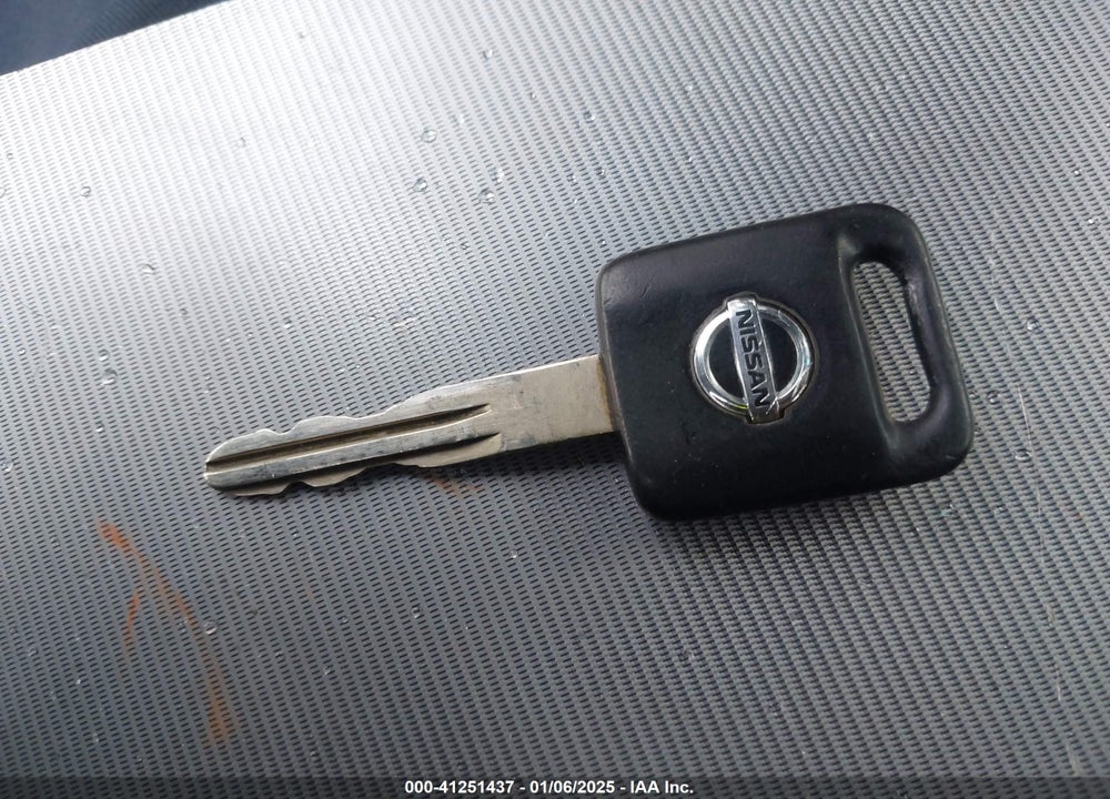 2005 NISSAN PATHFINDER SE VIN: 5N1AR18U45C779511