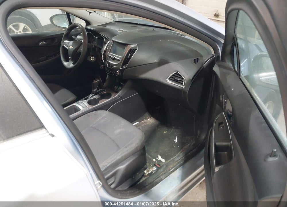 2017 CHEVROLET CRUZE VIN: 1G1BE5SM7H7197381