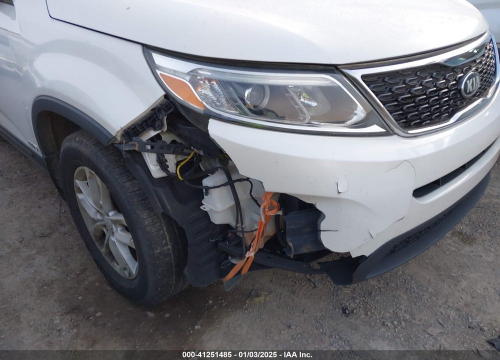 2015 KIA SORENTO LX VIN: 5XYKTCA66FG609908