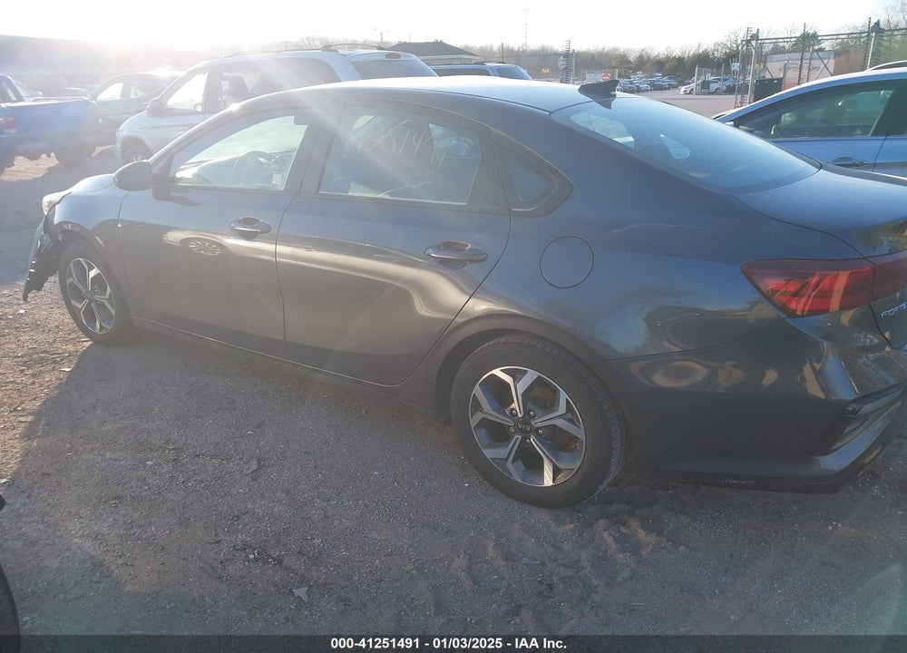 2021 KIA FORTE VIN: 3KPF24AD9ME295206