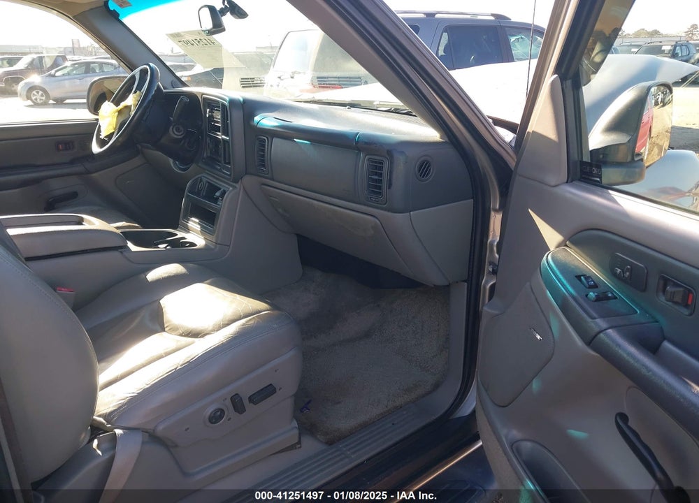 2003 CHEVROLET SUBURBAN 1500 LT VIN: 1GNFK16Z83J104919