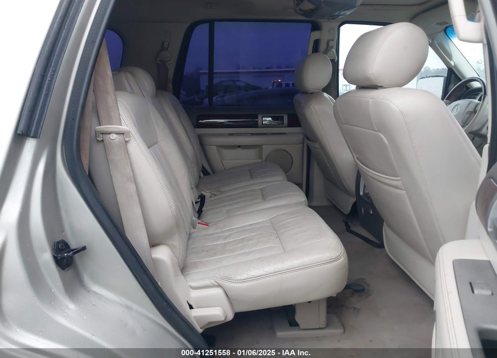 2004 LINCOLN NAVIGATOR VIN: 5LMFU28R24LJ21459
