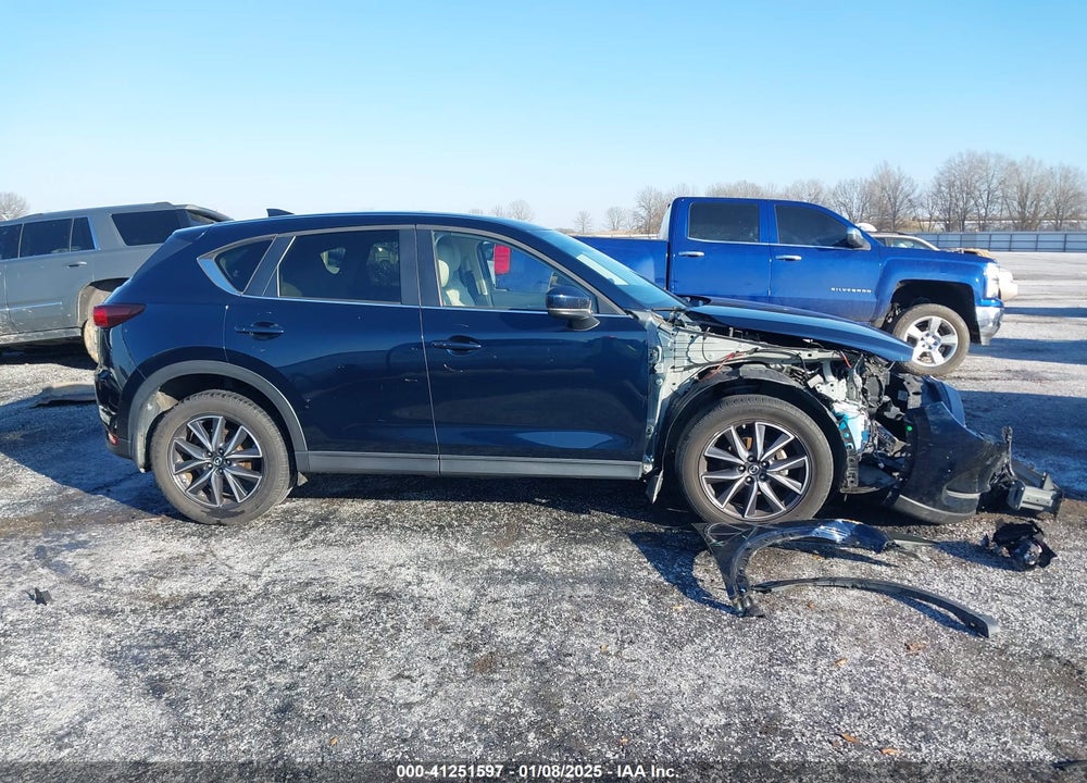 2018 MAZDA CX-5 TOURING VIN: JM3KFACM1J0411704