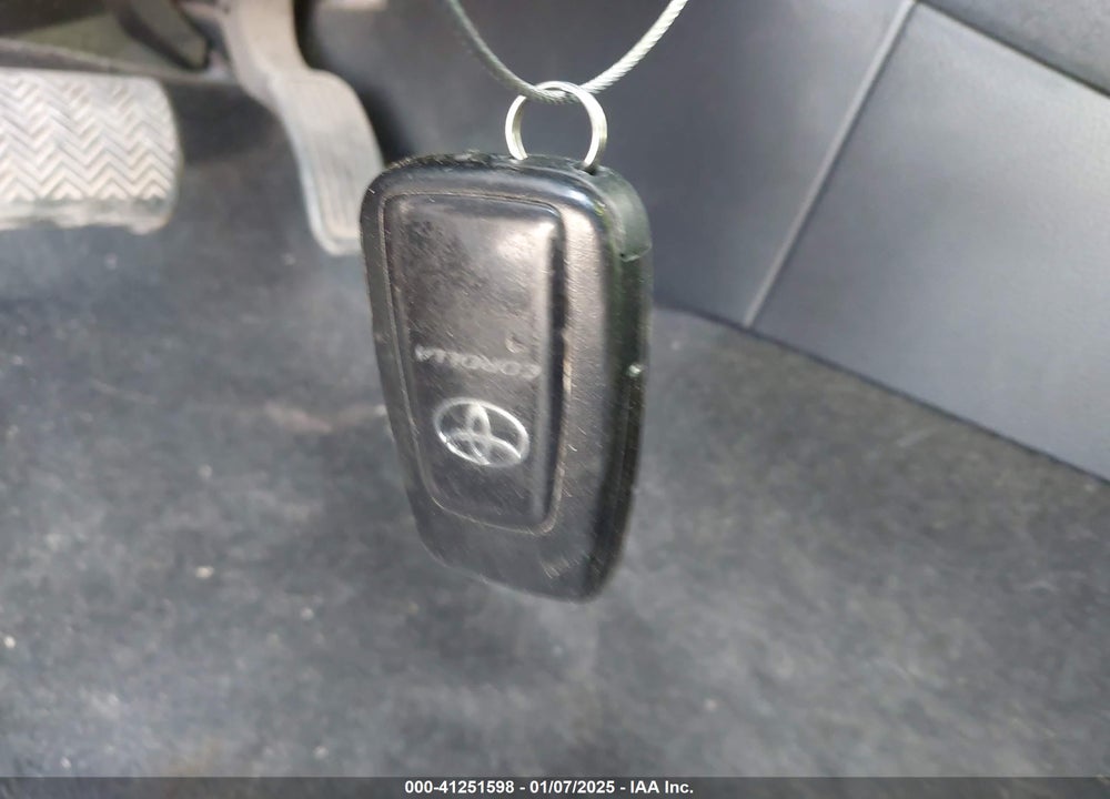 2021 TOYOTA COROLLA LE VIN: JTDHPMAEXMJ148883