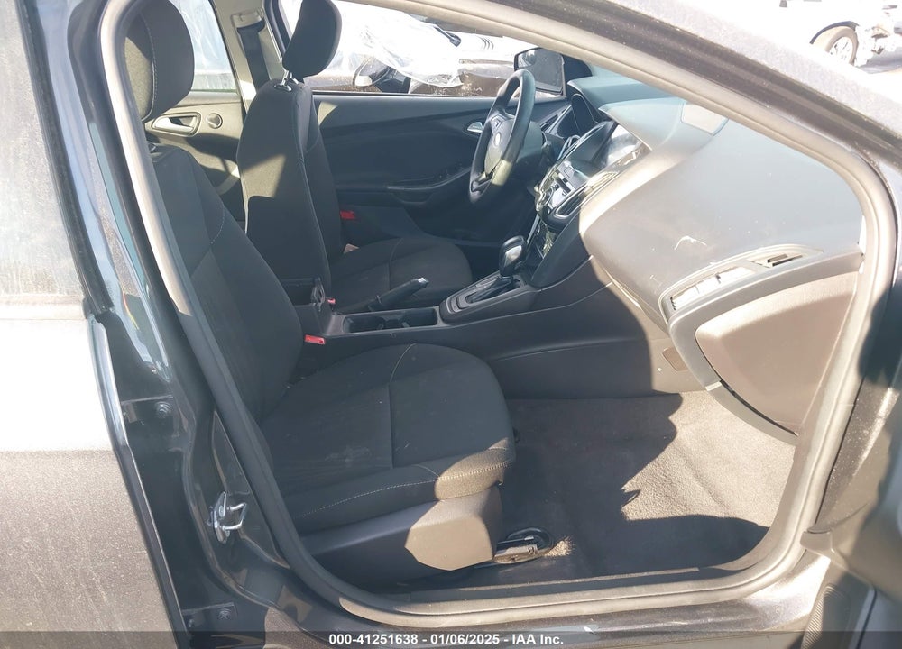 2018 FORD FOCUS SEL VIN: 1FADP3H24JL261089